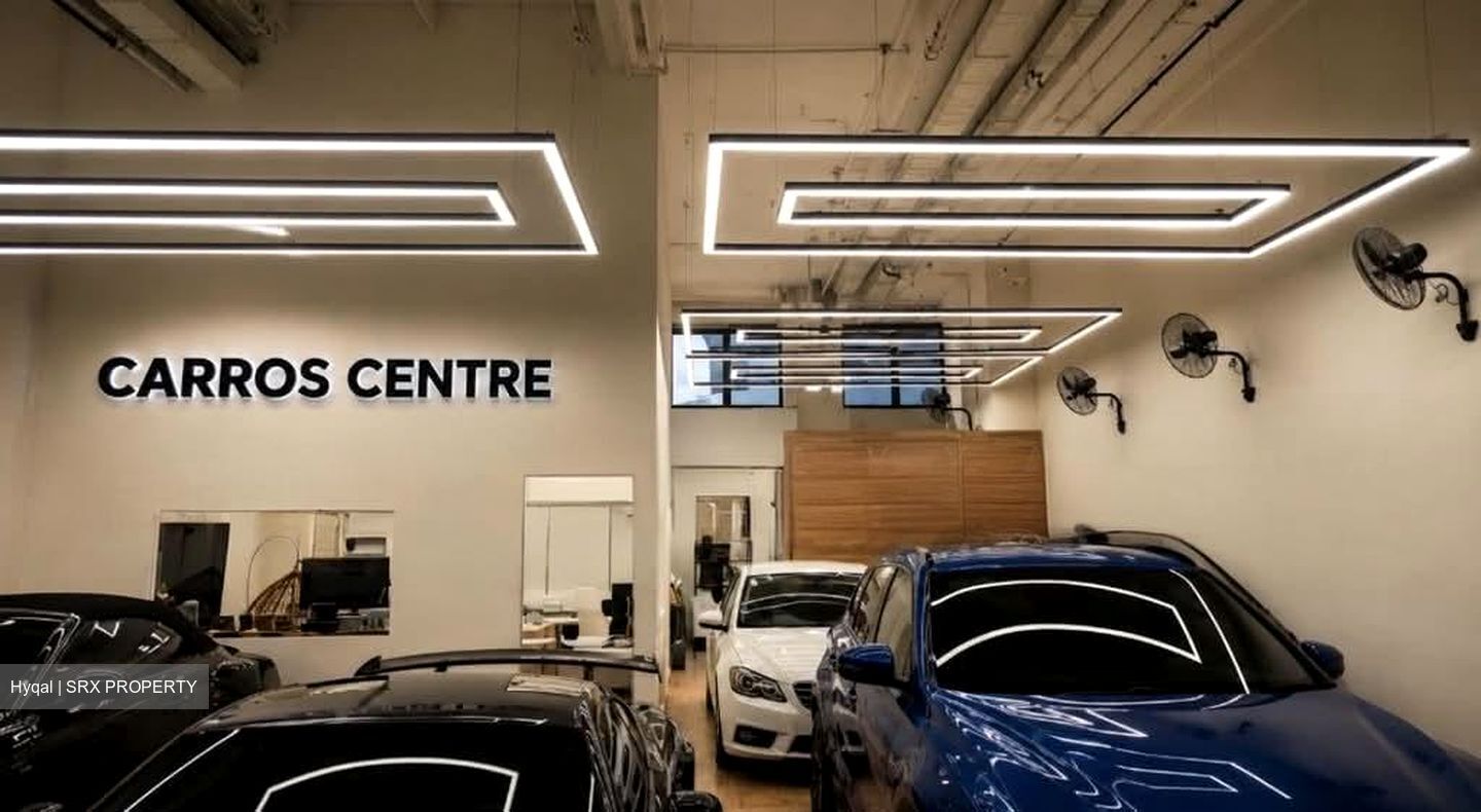 Carros Centre (D25), Factory #584320891